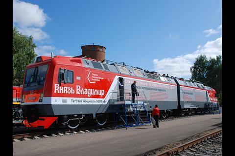 First Locomotive Co has announced that its 2EV120 Prince Vladimir twin-section electric locomotive has become the first to obtain certification to haul freight trains at speeds of 140 km/h on the Russian network.